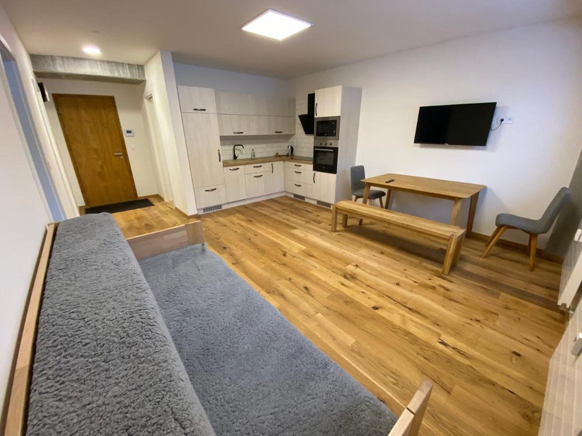 Wellness Apartman Pila ควิลดา ภายนอก รูปภาพ